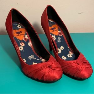 Rocket Dog Red Knotted Heels Size 6